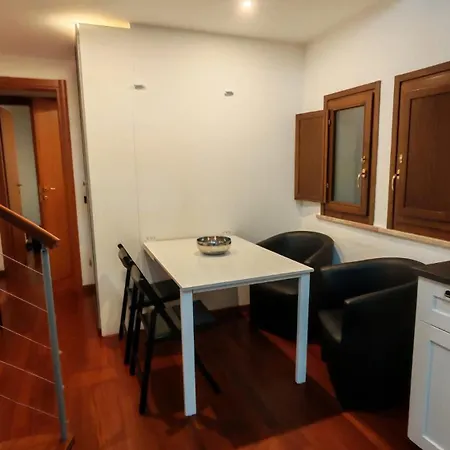Loft House 아파트 파르마
